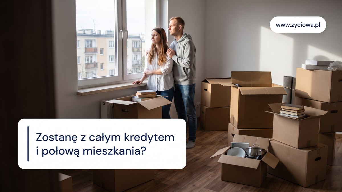 Młoda para stoi przy oknie nowego mieszkania wśród kartonów po przeprowadzce