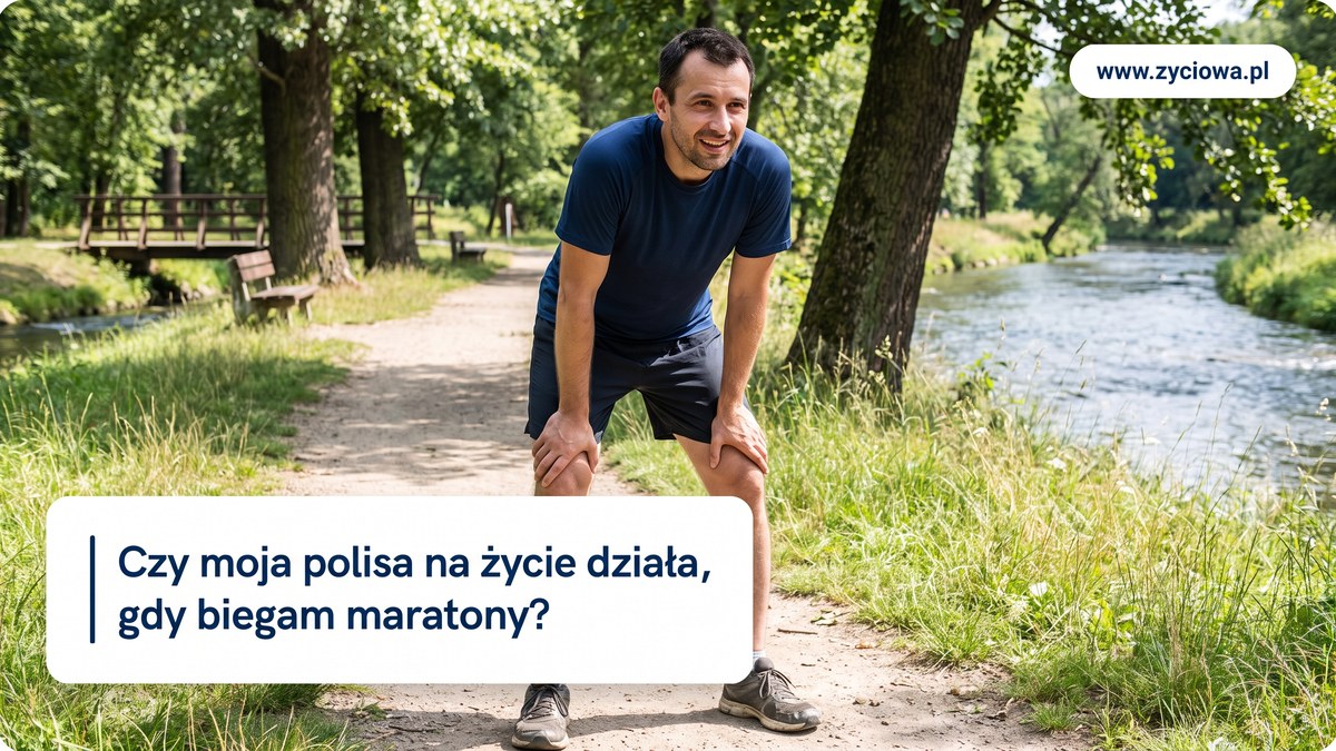 Biegacz zatrzymał się na parkowej ścieżce nad rzeką i odpoczywa z dłońmi na kolanach